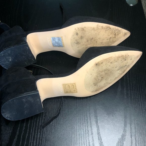 Aldo black, low heel, pointy toed shoe, size 9 - Picture 3 of 4